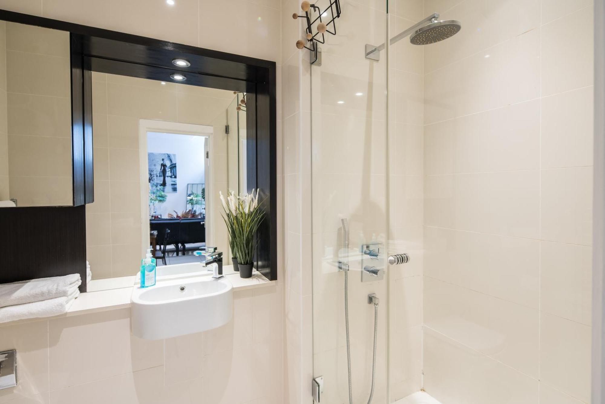 Al Central-Soho-Chinatown-Coventgarden-Cozy-Onebed Leilighet London Eksteriør bilde